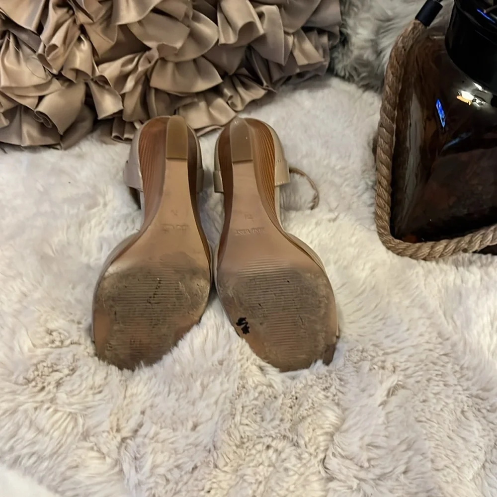 Nine West Womens Beige Taupe Leather Peep Toe Ankle Strap Wedge Heel Shoes 7